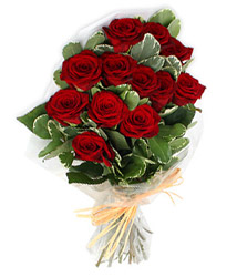 Bursa çiçek ten 9 adet sevdiklerinize kırmızı gül buketi Bursa çiçek firmamız gurula sunar